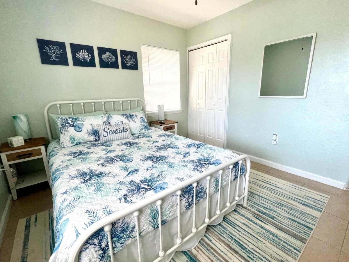 Beach Bungalow In Downtown Cocoa Beach 빌라 외부 사진